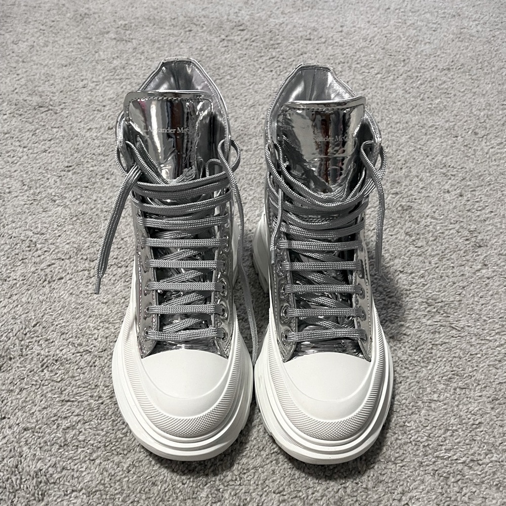 Silver Puffer Alexander McQueen Boots (Women’s Size 9.5)